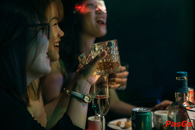 Với hệ thống âm thanh cao cấp bất kể bạn là ai khi đến với A Bửu bạn đều là nghệ sĩ