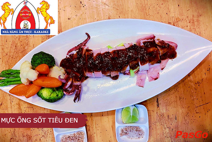 Đến với Hòa Phú, các món ăn luôn được tuyển chọn chế biến công phu và phục vụ nhanh chóng