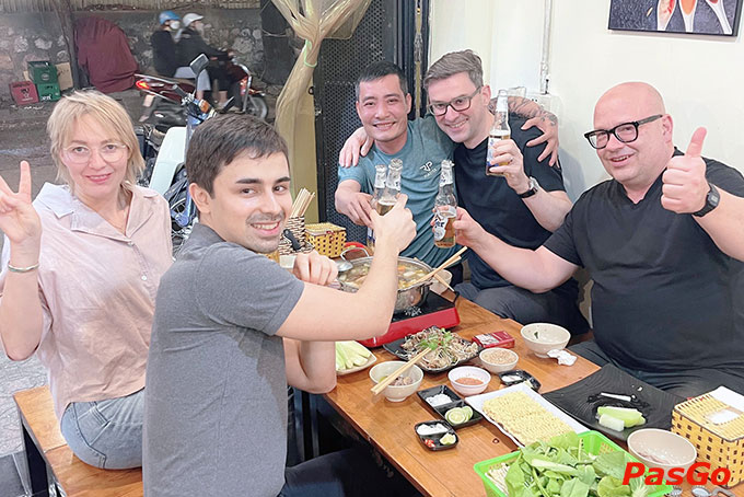 Không gian rộng rãi, thoải mái cùng với đội ngũ nhân viên chuyên nghiệp, yêu nghề chắc chắn sẽ khiến bạn hài lòng khi đến vớ iBa Tùng Quán Kim Mã