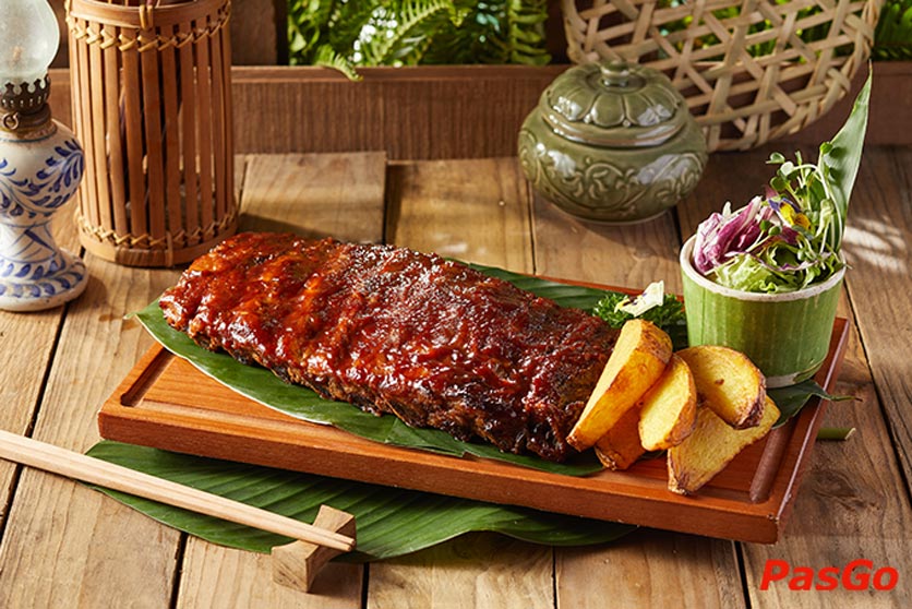 Nhà hàng cũng địa điểm lý tưởng để thưởng thức các món ăn đặc sản của các vùng miền Việt Nam