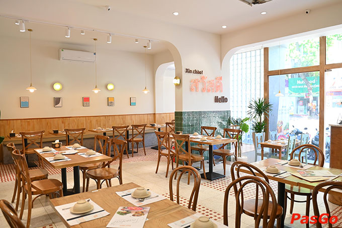 Nhà hàng Bếp Thái Koh Yam tọa lạc tại số 137 Nguyễn Văn Lộc, P. Mỗ Lao, Q. Hà Đông