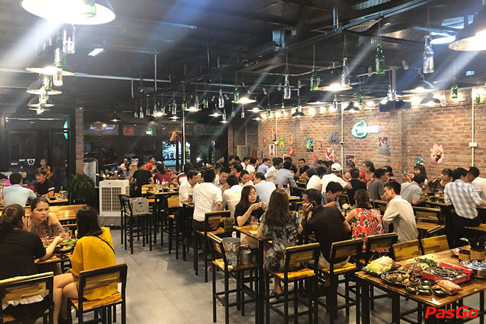 Nhà hàng Bia Độc Lập Khúc Thừa Dụ 1