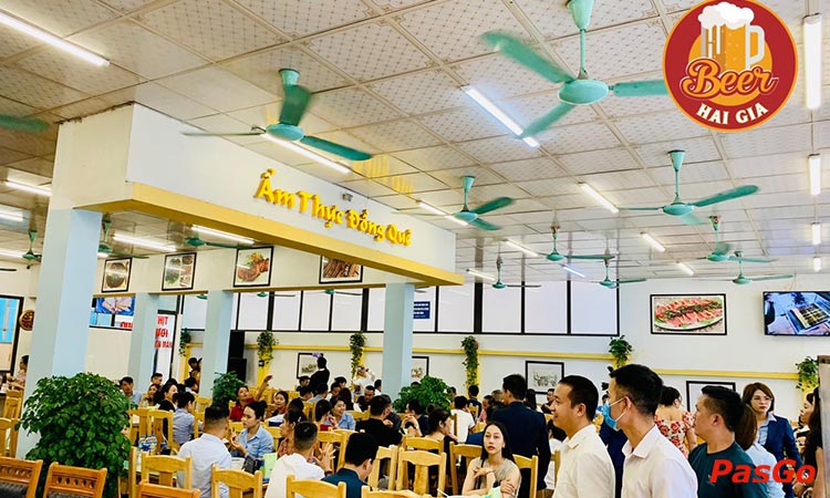 Không gian nhà hàng Bia Hải Gia rộng rãi, thoáng mát không kém phần ấm cúng