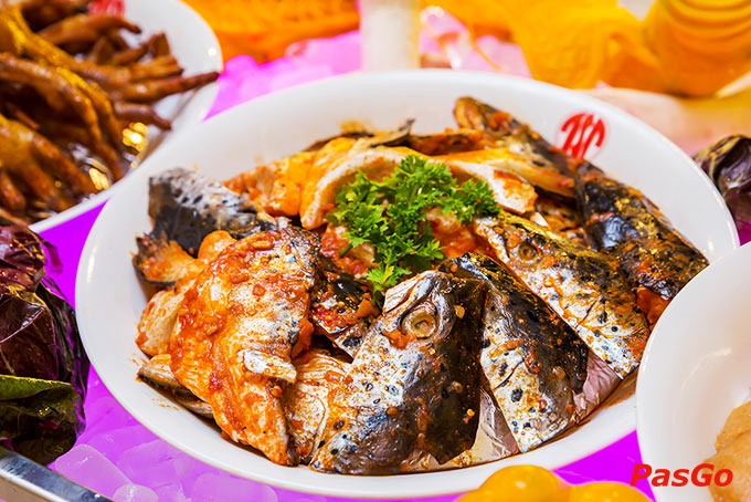 Thưởng thức bữa tiệc buffet Á - Âu tại khách sạn 5 sao10