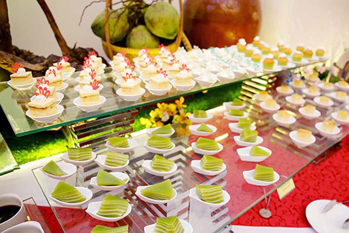 Thưởng thức bữa tiệc buffet Á - Âu tại khách sạn 5 sao12