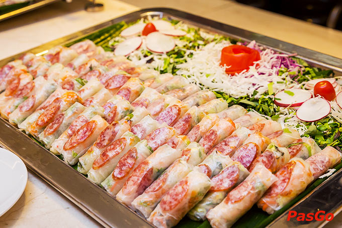 Thưởng thức bữa tiệc buffet Á - Âu tại khách sạn 5 sao4