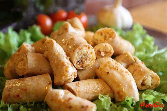 Thịt Bò Tơ Tây Ninh Kết hợp cùng hơn 300 loại nguyên liệu ngon sạch được nhập ngay khi thu hái, cùng công thức chế biến tỉ mỉ, bài bản được chăm chút mỗi ngày