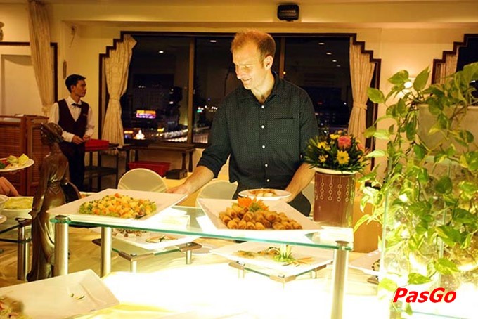 buffet khách sạn oscar saigon hotel 11