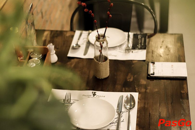 Họp nhóm bạn bè, gia đình hay tổ chức liên hoan, sinh nhật cho các bé… đều rất phù hợp tại Buzza Pizza