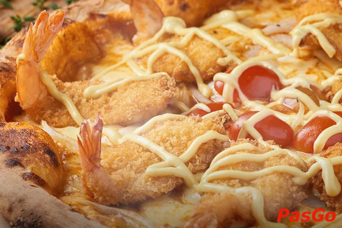 Buzza Pizza với phong cách làm bánh theo hương vị Ý cùng với công thức riêng tại nhà hàng