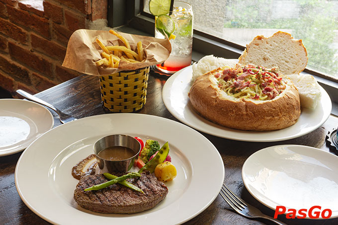 Nhà hàng còn rất sáng tạo trong việc kết hợp nguyên liệu và chế biến của mình