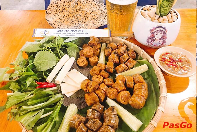 Các món ăn được chế biến những thực phẩm tươi sống được lựa chọn kỹ lưỡng, chế biến tỉ mỉ các món bạn yêu thích trong thực đơ