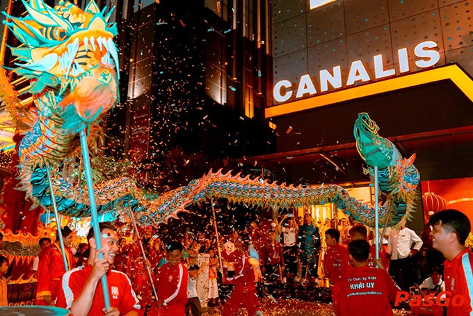 Canalis Club được xem như một bữa tiệc ánh sáng cùng âm nhạc tuyệt vời