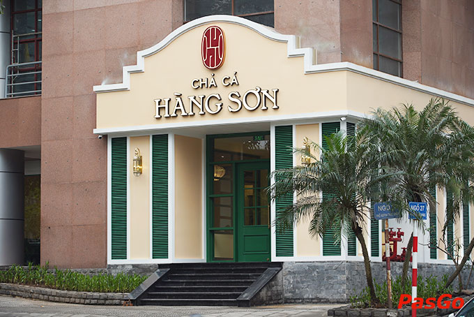 Nhà hàn Nhà hàng Chả Cá Hàng Sơn tọa lạc tại số 27 đường Huỳnh Thúc Kháng, P. Láng Hạ, Q. Đống Đa