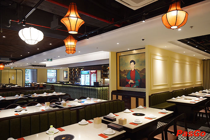 Không gian sang trọng, lịch sự nhưng không mất đi vẻ ấm cúng truyền thống