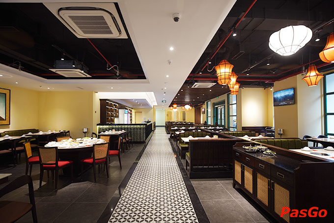 Không gian sang trọng, lịch sự nhưng không mất đi vẻ ấm cúng truyền thống