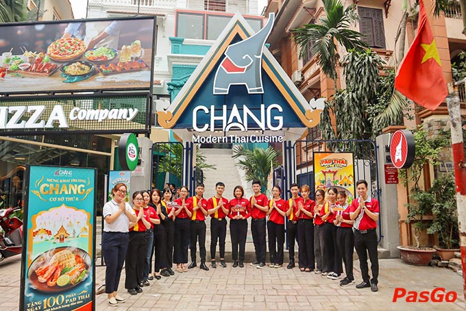 Chang Nguyễn Thị Định không chỉ được biết đến vì hương vị ẩm thực Thái Lan đầy phong phú, mà còn là phong thái phục vụ lẫn tinh thần hiếu khách