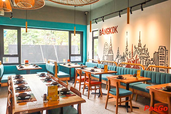 Chang Nguyễn Thị Định không chỉ được biết đến vì hương vị ẩm thực Thái Lan đầy phong phú, mà còn là phong thái phục vụ lẫn tinh thần hiếu khách