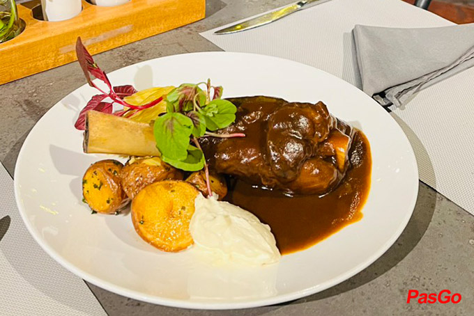 Chanh Bistro Rooftop Saigon - Lý Tự Trọng