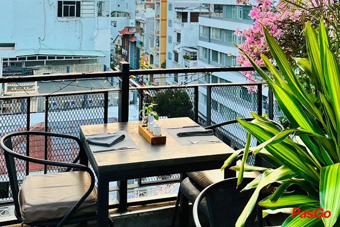 Chanh Bistro Rooftop Saigon - Lý Tự Trọng-12