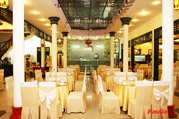 Nhà hàng Phố Biển 12