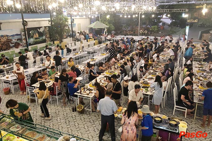 Nhà hàng Roly Restaurants 11