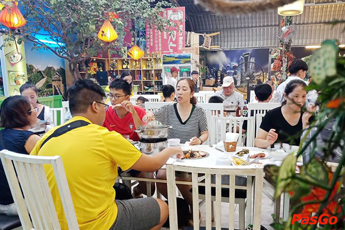 Nhà hàng Roly Restaurants 13