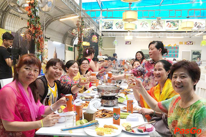 Nhà hàng Roly Restaurants 14