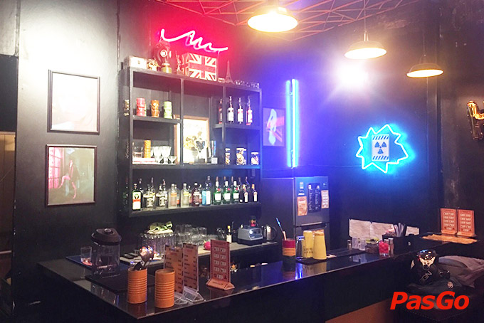 Nhà hàng Warning Zone 11