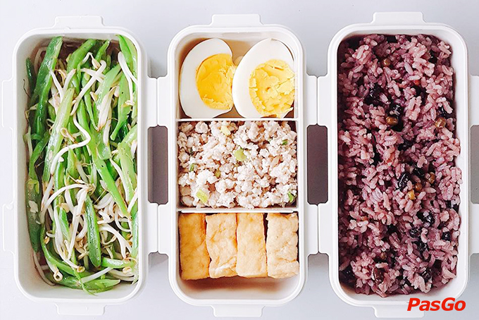 Cơm trưa văn phòng và những thói quen cần tránh 3