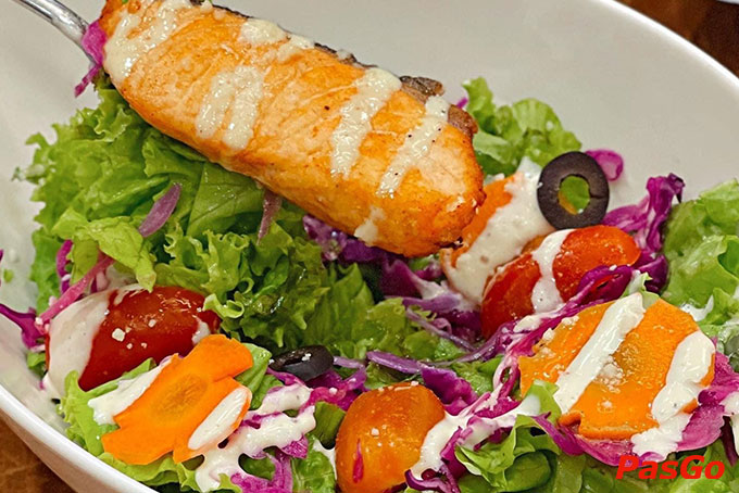 Nhà hàng cung cấp các loại rượu vang chất lượng, phù hợp để kết hợp với các món ăn chủ đạo của châu Âu