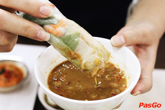 Cuốn Saigon - Nguyễn Thị Minh Khai-3