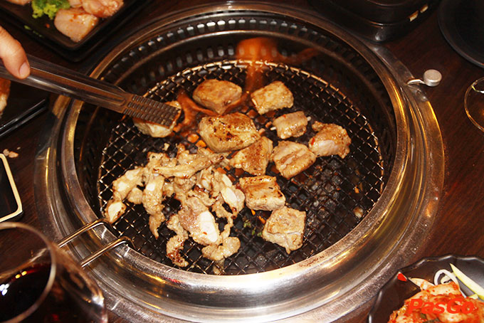 Nhà hàng Cửu Long Hồng Kông Đặng Văn Ngữ 9