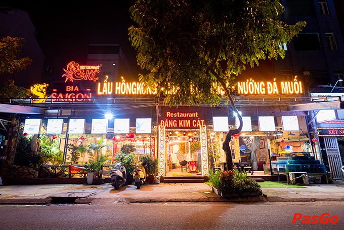 Toạ lạc tại số 225 đường 9A, quận Bình Chánh, Đăng Kim Cát có không gian vô cùng rộng lớn với sức chứa tới 150 khách 