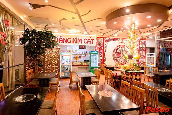 Toạ lạc tại số 225 đường 9A, quận Bình Chánh, Đăng Kim Cát có không gian vô cùng rộng lớn với sức chứa tới 150 khách 