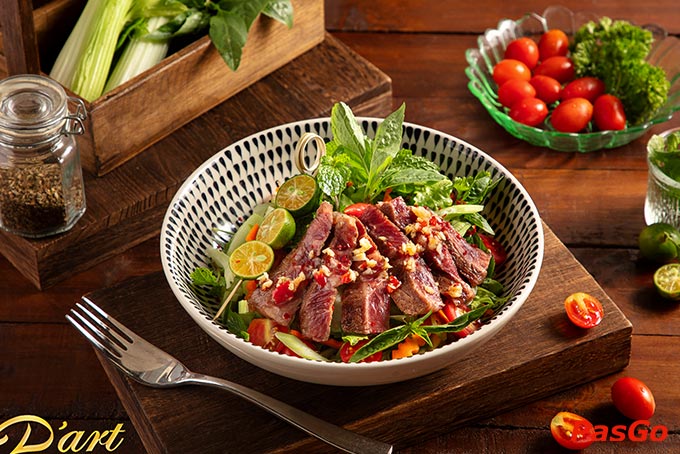 Với thực đơn đa dạng các món ăn của xứ sở Kimchi, bạn có thể thưởng thức hương vị chuẩn Hàn nhất tại Hà Nội