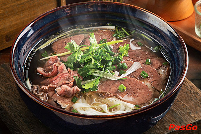 Những món ăn sáng quốc dân như phở Hà Nội, bún riêu cua bắp bò, bánh mì kẹp hay và sốt vang tuy quen thuộc nhưng lại mang một hương vị ấn tượng riêng của D’art