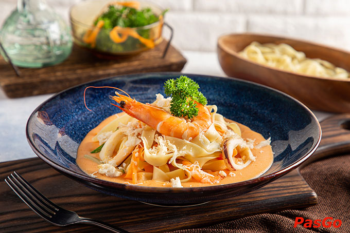 Trải nghiệm vị giác đầy thú vị từ những nguyên liệu đơn giản đến cao cấp đòi hỏi người đầu bếp phải cực kì tinh tế và tỉ mỉ trong cách chế biến để biến hóa thành món ăn thơm ngon, đẹp mắt, phục vụ thực khách