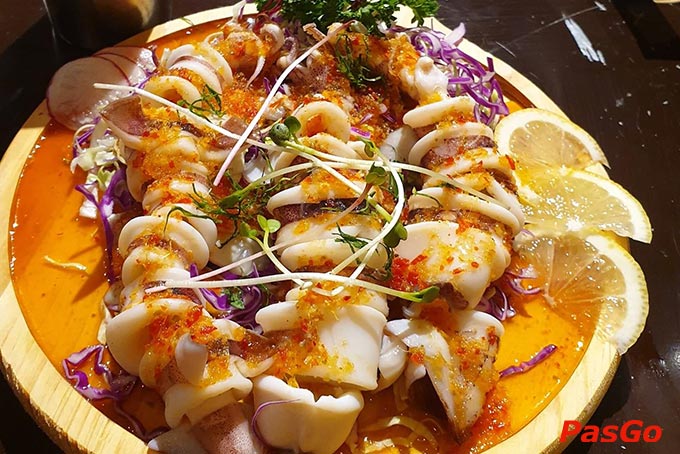 Đến với Đỉnh Quán, thực khách có cơ hội khám phá & thưởng thức hơn 100 món ăn hấp dẫn và đặc sắc đậm chất miền Tây sông nước