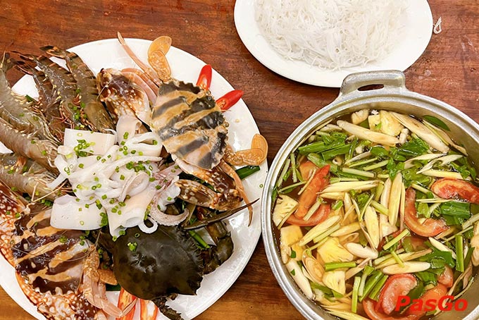 Tới ngay Đỏ Beer Nguyễn Bỉnh Khiêm để thưởng thức các món ăn ngon khó cưỡng và những ly bia tươi mát lạnh sảng khoái bạn nhé!