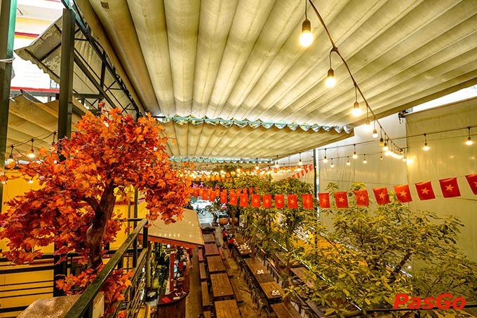 Đỏ Beer có màn hình karaoke vô cực ngoài trời, sân khấu phục vụ quý khách