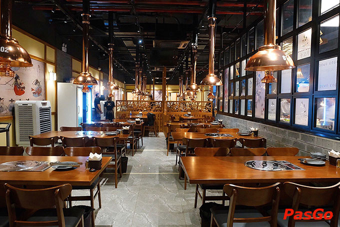 Nhà hàng Dong Gogi Golden Palace tọa lạc tại B1.6 Tòa nhà Golden Palace, P. Đồng Me, Mễ Trì, Q. Nam Từ Liêm