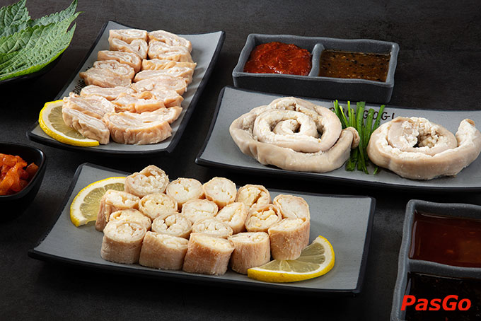 Thưởng thức lẩu nướng chuẩn Hàn cùng các món đặc sắc như: lòng nướng Hàn Quốc, Lẩu lòng thập cẩm, Lòng xào tương cay, Lòng xào tương đen, Set thịt heo, Set thịt b