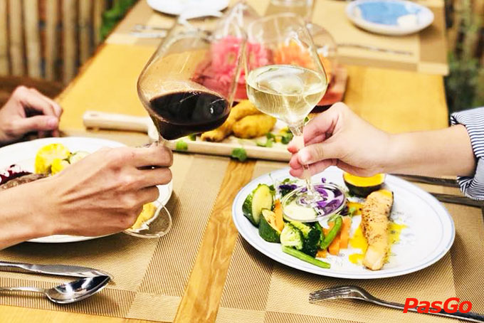 Nhà hàng F&B Bistro Dương Đình Nghệ 12