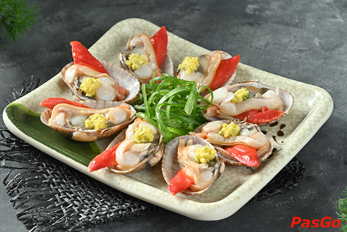 Nhà hàng có nhiều loại sốt ướp thịt, sốt chấm thơm ngon độc đáo nhưng vẫn hợp với khẩu vị mỗi thành viên trong gia đình bạn