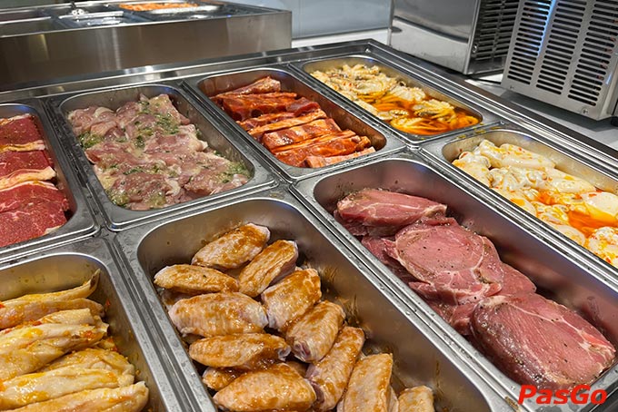 Buffet line đa dạng với hơn 68 món thịt nướng & đồ ăn kèm chất lượng cho bạn tha hồ lựa chọn