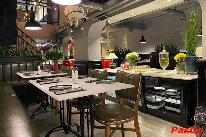 Nhà hàng không gian kiến trúc kiểu Âu, hiện đại, rộng rãi, thoáng mát