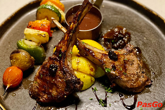 Các món ăn của Gia Đình BBQ được tuyển chọn nguyên liệu từ các nguồn tươi mới kết hợp với cách chế biến tinh tế