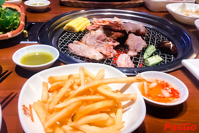 Nhà hàng Hai Con Bò Cống Quỳnh 13