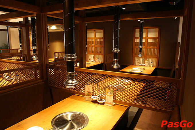 Nhà hàng Hai Con Bò Cống Quỳnh 18